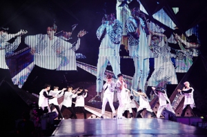 初の単独コンサートで世界中を魅了しているEXOが、北京コンサートも大成功させ注目を集めている。写真＝SMエンターテインメント