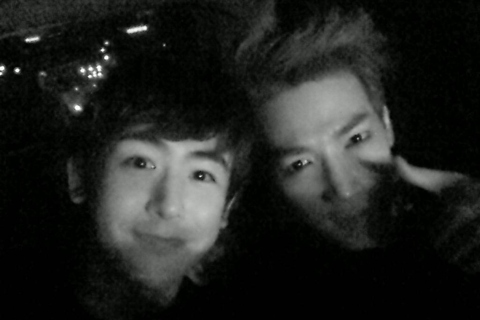 2PMのニックンが、Jun.Kとの微笑ましいツーショットをファンにプレゼントした。写真＝ニックンのツイッター
