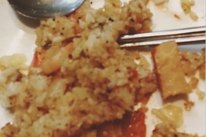 CNBLUEイ・ジョンヒョン、自宅での晩ご飯を公開…炒飯に焼肉？