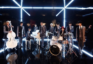 7枚目のアルバム『THIS IS LOVE』スペシャル・エディションをリリースしたSUPER JUNIORがCD売り上げチャートで旋風を巻き起こしている。写真：SMエンターテインメント