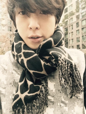 CNBLUEのチョン・ヨンファが“初雪記念ショット”を公開した。写真：ヨンファのツイッター