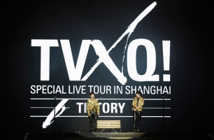 スペシャルツアーを繰り広げている東方神起(TVXQ!)が、ソウル、台北、北京に続いて上海公演も大盛況に終えた。写真：SMエンターテインメント