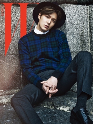 俳優イ・ミンホが、韓国ファッションマガジン「W KOREA」(ダブリューコリア) 5月号の表紙を飾った。写真提供：スターハウス