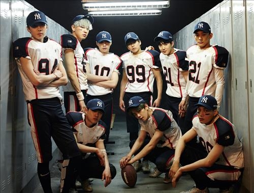 人気男性グループのEXOが、6月3日に2ndアルバムのリパッケージ盤『LOVE ME RIGHT』をリリースする。