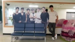 2PMのテギョンが、自身が出演する新ドラマ「アッセンブリー」の撮影所で撮った2PMメンバーとの記念ショットを公開した。