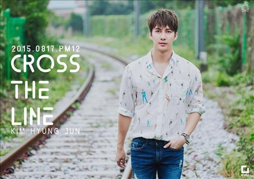 歌手で俳優のキム・ヒョンジュン(SS501末っ子)が、今月17日にデジタルシングル『CROSS THE LINE』をリリースし、2年ぶりに活動を再開すると所属事務所シーアイエンターテインメントが5日に明らかにした。