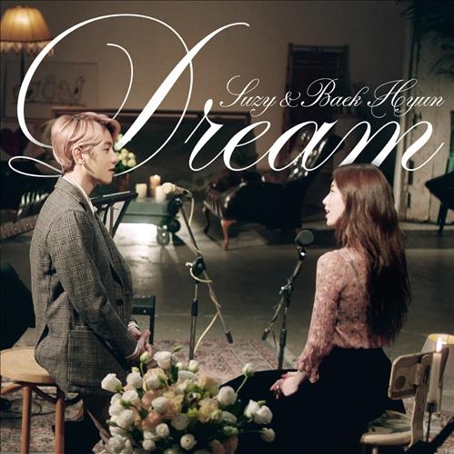 Miss Aのスジ(22)とEXOのベッキョン(24)が歌うシングル『Dream』が配信ランキングで1位を獲得、そのデュエットパワーが話題を呼んでいる。写真：MYSTIC Entertainment