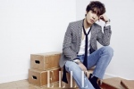 CNBLUEのチョン・ヨンファが韓国の男性芸能人で初めてファッション誌『ELLE CHINA』の表紙を飾った。写真：ELLE CHINA