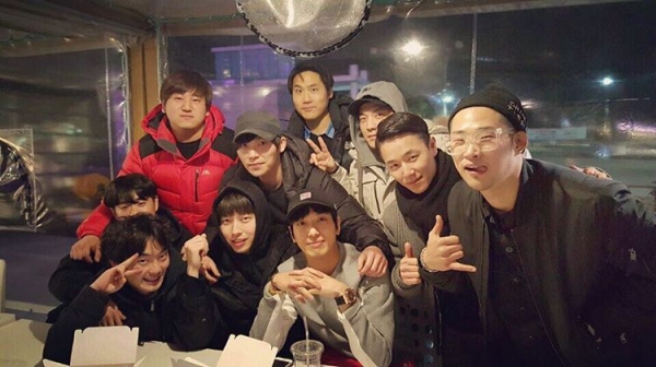 CNBLUEのチョン・ヨンファが、旧正月に故郷の釜山で友人たちと過ごす姿を公開した。