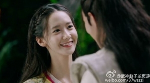少女時代のユナが出演する中国ドラマ『武神 趙子龍』(原題)の撮影現場での写真が視線を引きつけた。写真：ウェイボー