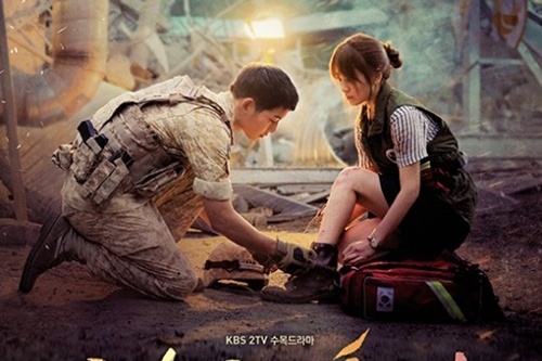 KBS2ドラマ『太陽の後裔』(原題)のユ・シジン大尉に会えるチャンスがあと1回増えた。写真：KBS 2TV