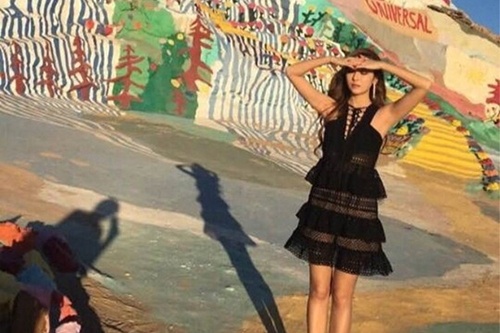 元少女時代のジェシカが、先月アメリカのロサンゼルスで撮影した新曲PV撮影現場での写真を公開した。写真：ジェシカのインスタグラム