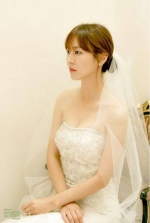 女優キム・ソヨンがウエディングドレス姿の清純な美貌で視線を引きつけた。写真：キム・ソヨンのインスタグラム