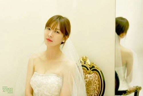 女優キム・ソヨン、『家和万事成』撮影でまぶしいウエディングドレス姿