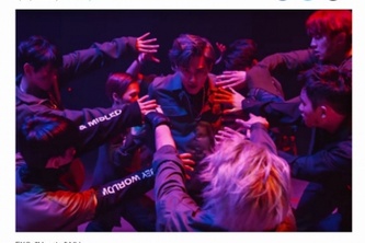EXOの3rdアルバム・ダブルタイトル曲「Monster」「Lucky One」のミュージックビデオが6月に米国と全世界でもっとも多く見られたK-POPミュージックビデオのチャート1位と2位を獲得した。写真：SMエンターテインメント